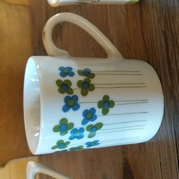 Trio of Happy MCM Cups. - Picture 6 of 16